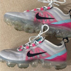 Nike Air VaporMax Flyknit Sneakers size 6